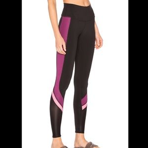 Alo Yoga Elevate Legging